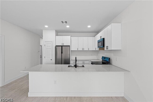 Photo - 2220 Kenneth Ave S