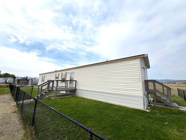 Photo - Pet Friendly 3 Bed 2 Bath Mobile Home in the North Valley With Fenced Yard, Big Garage/work shop,...