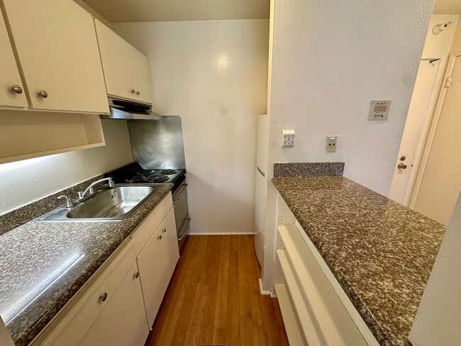 Photo - First Floor Studio Available in Watergate Complex of Emeryville! Unit 239