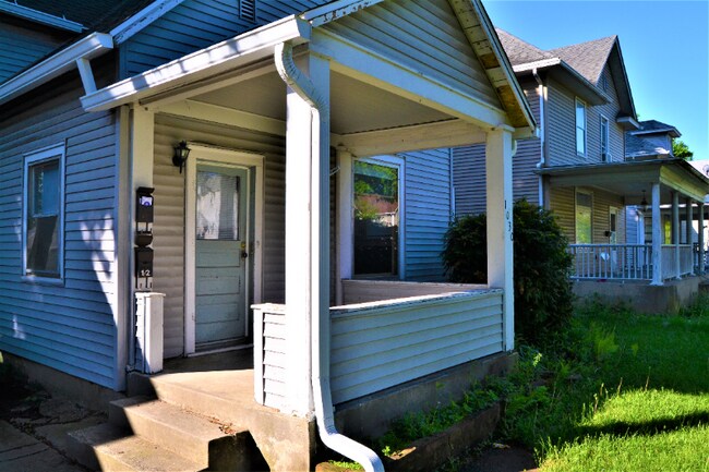 1030 Lk Ave  