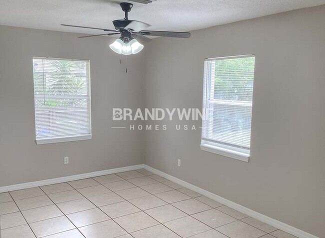 Photo - 803 E Baker St