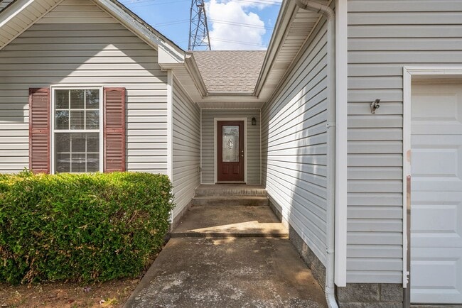 Photo - 3 Bedroom Home For Rent Near St. B Area!