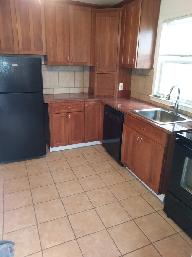 Photo - 24920 W Outer Dr Unit 4