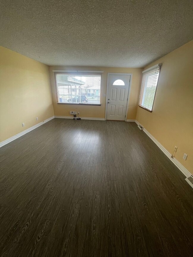 Photo - Available now 2 bed 1 bath Audobon / Shadl...