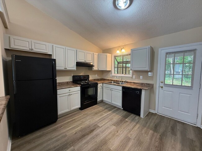 Photo - 2 bedroom, 2 bath Duplex