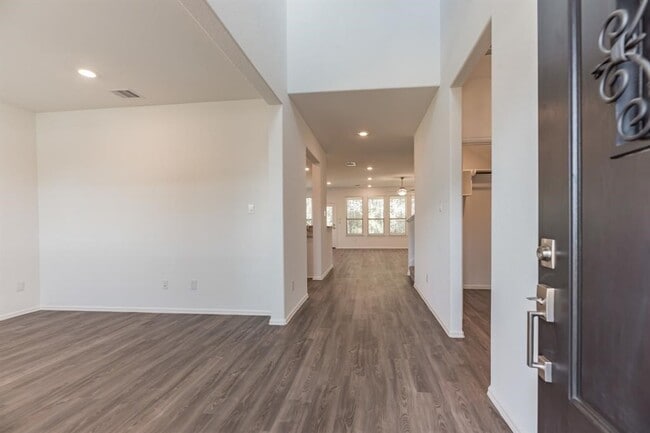 Photo - 6016 Heritage Creek Ln