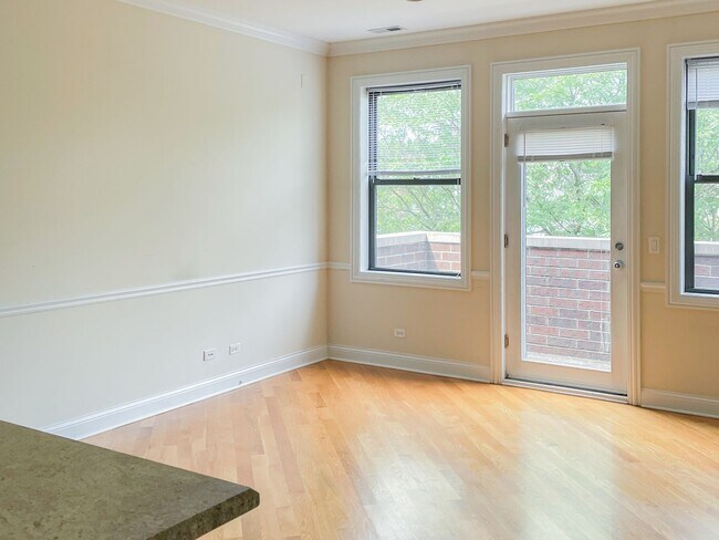 Photo - 3229 N Kenmore Ave Unit 3