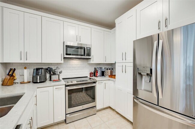 Photo - 54 Rainey St Unit 715