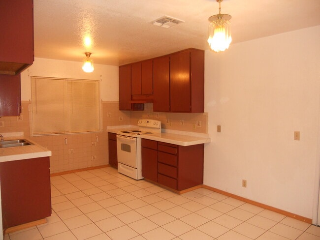 Photo - 449 Aztec Ln