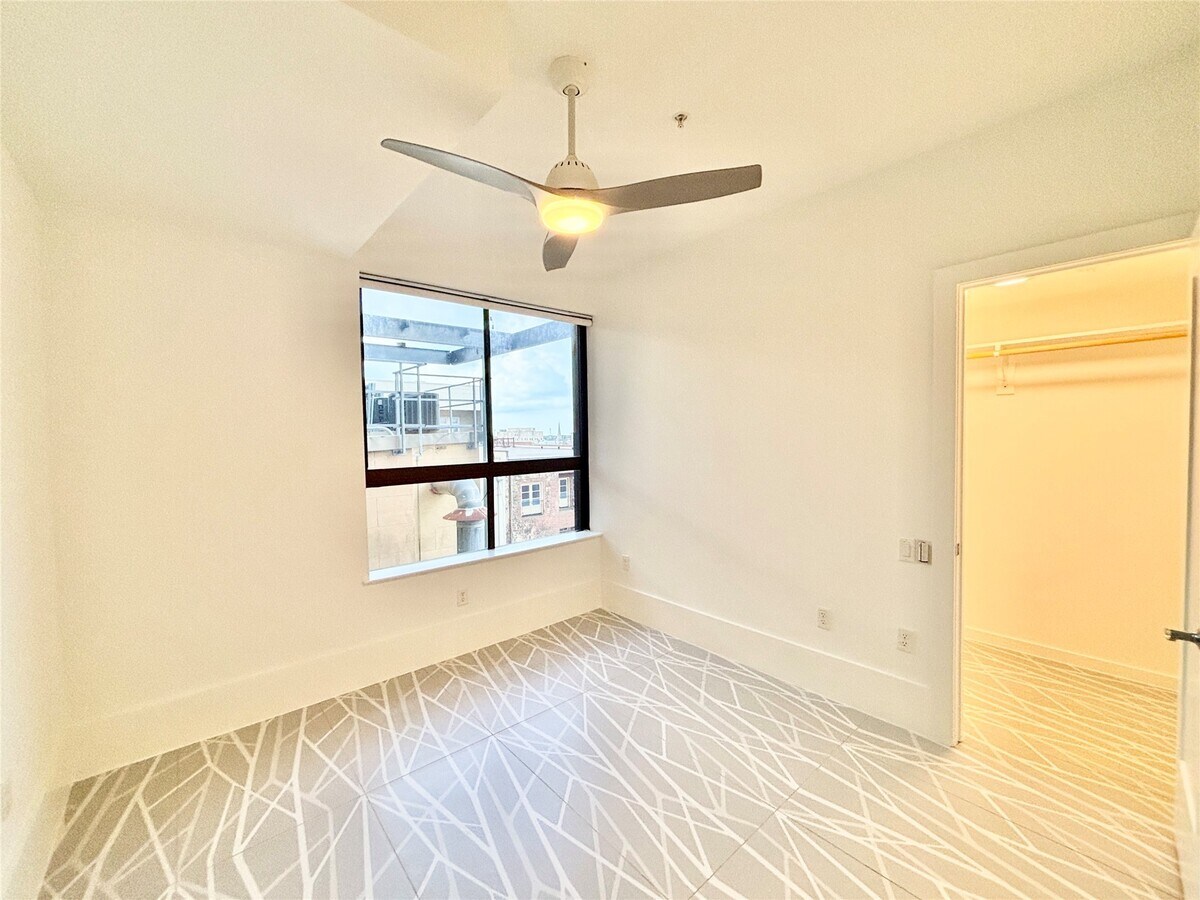 Photo - 2201 Market St