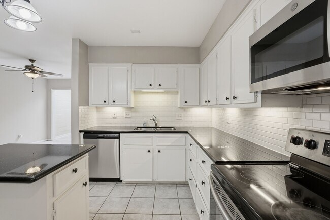 Photo - 2 River Creek Way