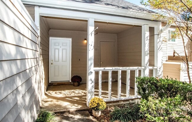 Photo - 3209 Windbluff Dr