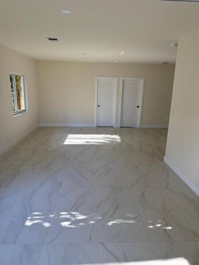 Photo - 2999 NW 9th St