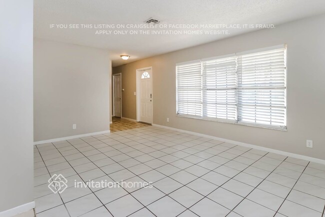 Photo - 1132 Essex Dr