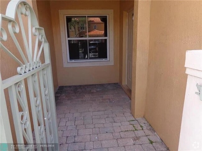 Building Photo - 4933 Tradewinds Ter Rental