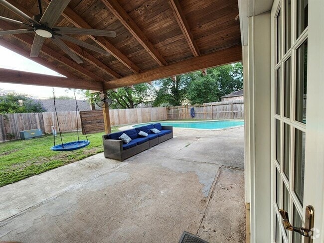 Building Photo - 17627 Huntersglen Cir Rental