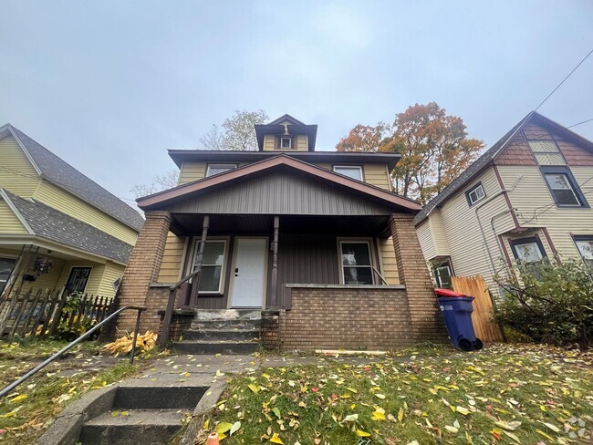 Building Photo - Five Bedroom Home - Completely Remodeled!