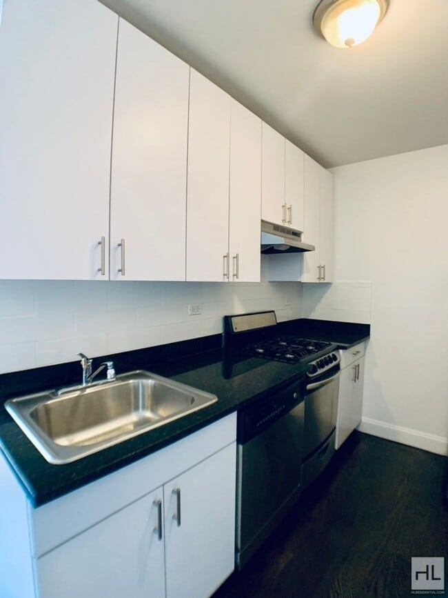 Photo - E 14 ST Unidad 23