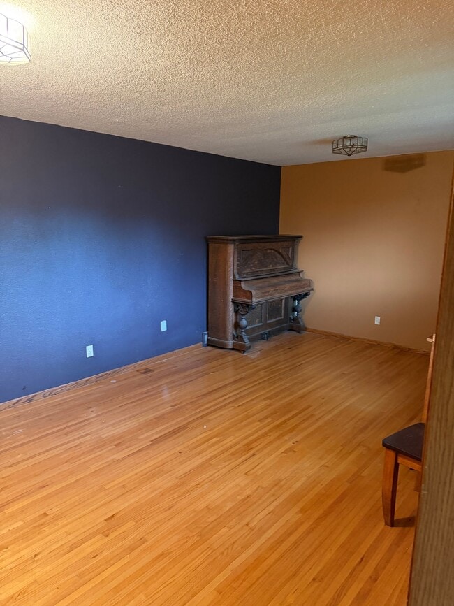 713-713 13th Ave