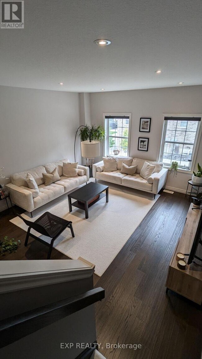 Photo - 90 Robert Peel Rd