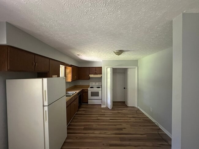 Photo - Daniel Hill Apartments