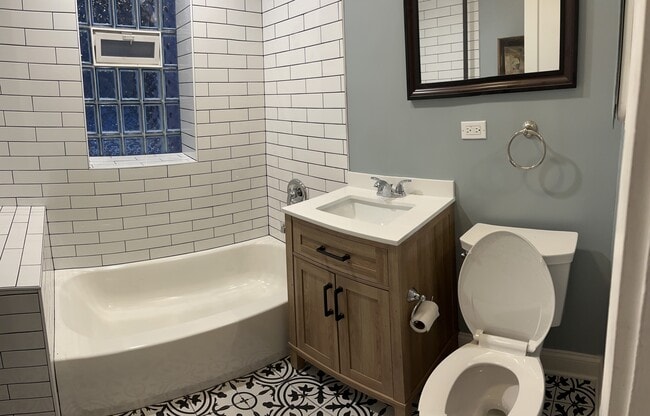 New Upstairs bath - 1427 W Gregory St Unit 1