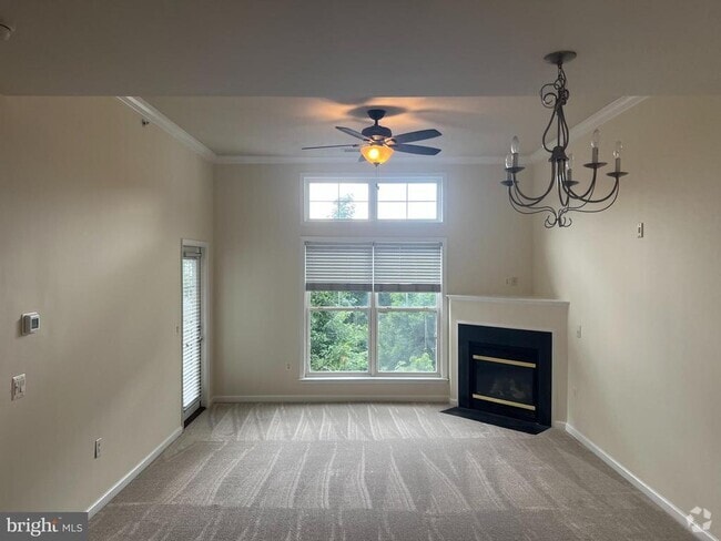 Building Photo - 3840 Lightfoot St Unit 451 Rental