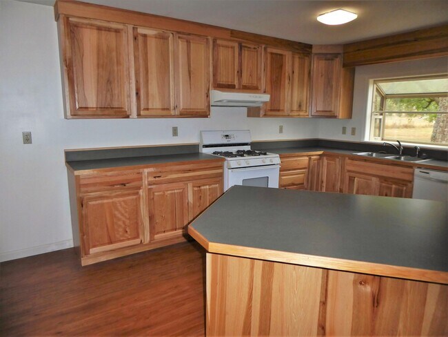 Photo - 3 bd MH in country setting