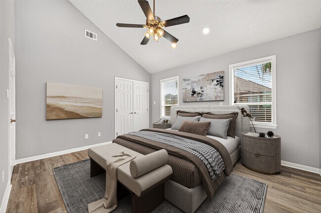 Building Photo - 115 12th St