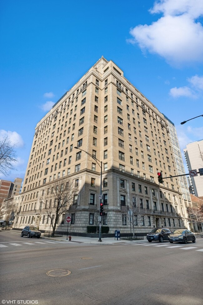 Building Photo - 3100 N Sheridan Rd Unit #4D