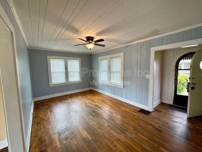 Photo - 235 Edgewood Dr