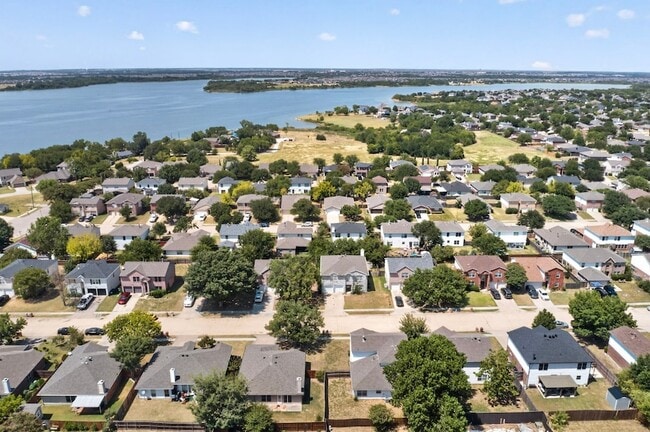 Photo - 625 Spillway Dr