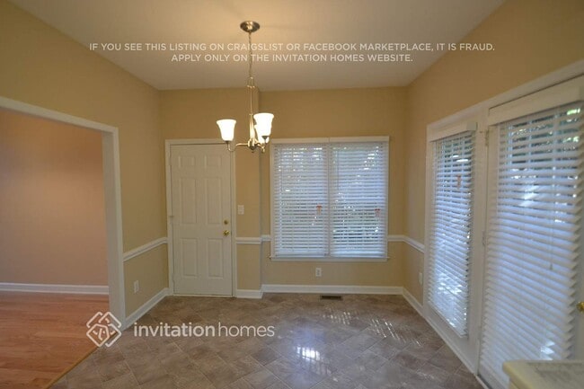 Photo - 3600 Sunningdale Way