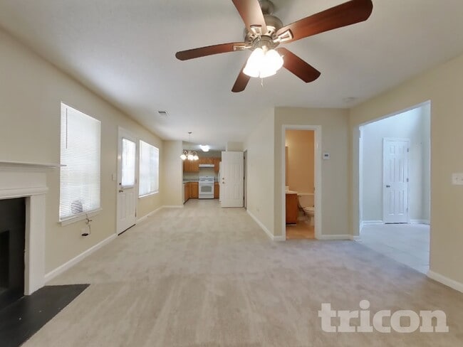 Photo - 3853 Sunview Dr NW