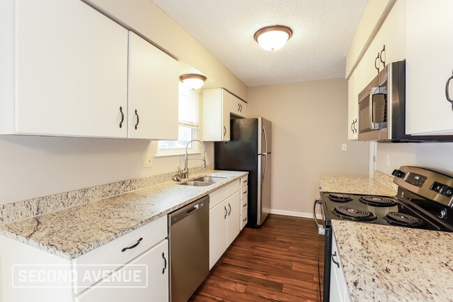 Photo - 701 SE Redwood Ln