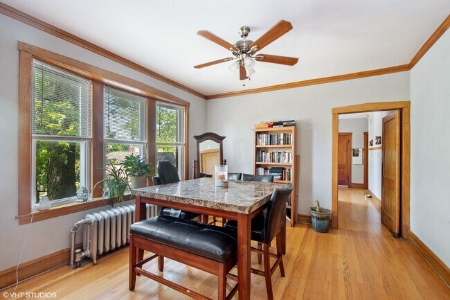 Photo - 2959 N Springfield Ave Unit 2F