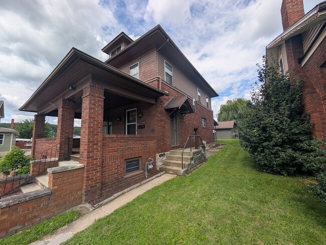 Photo - 2908 Oak Ave