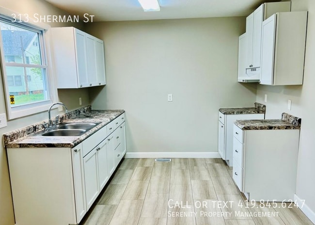 Photo - 313 Sherman St
