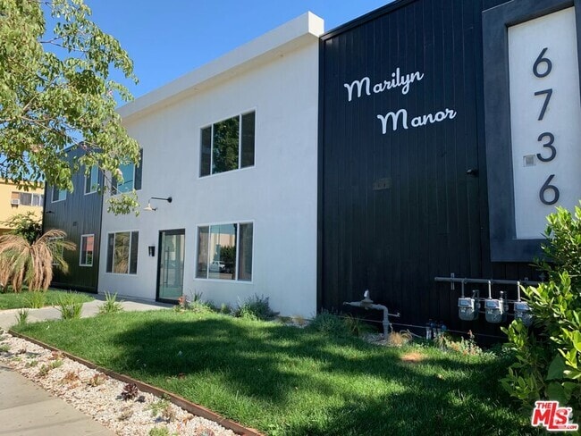 Building Photo - 6736 Woodley Ave Unit 4 Rental