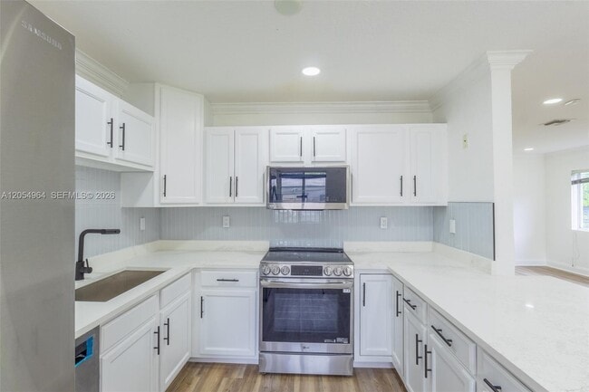 Photo - 30 NW 159th St