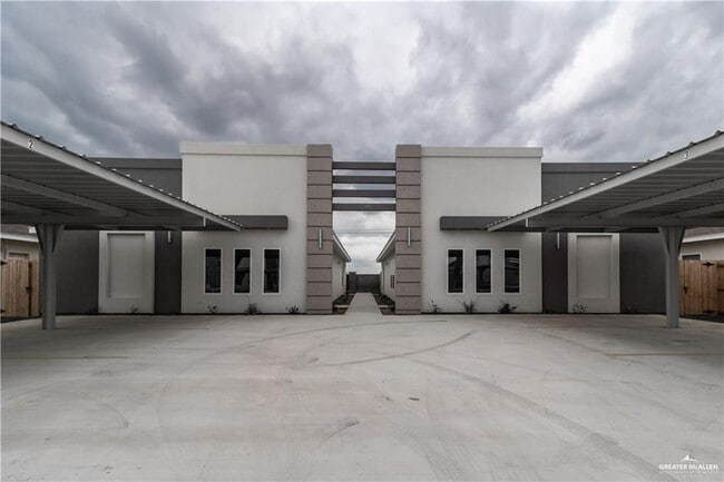 Building Photo - 10 W Kenwood St Unit 1