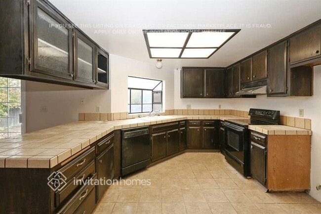 Photo - 962 Almond Dr