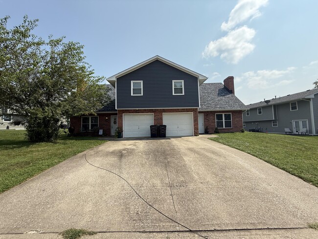 Building Photo - 1916 Mirtle Grove Ct