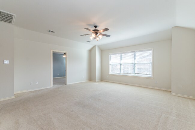 Photo - 148 Justin Leonard Dr