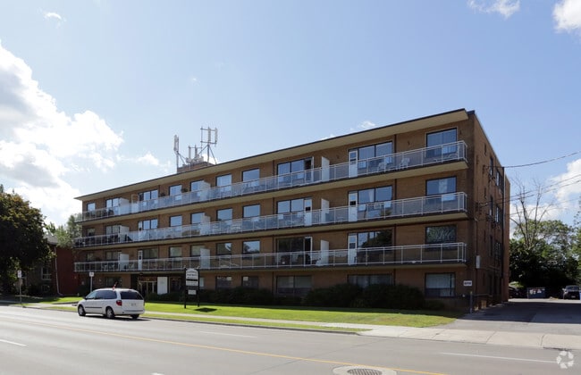 Building Photo - De Laurentian Apartments
