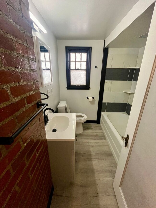 Photo - 97 Mitchell Ave Unidad 1B