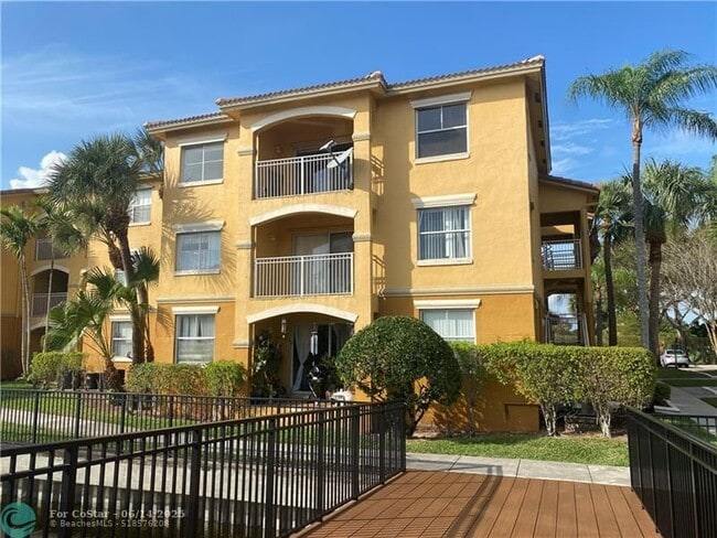 Photo - 9640 NW 2nd St Unidad 5-302 Rental