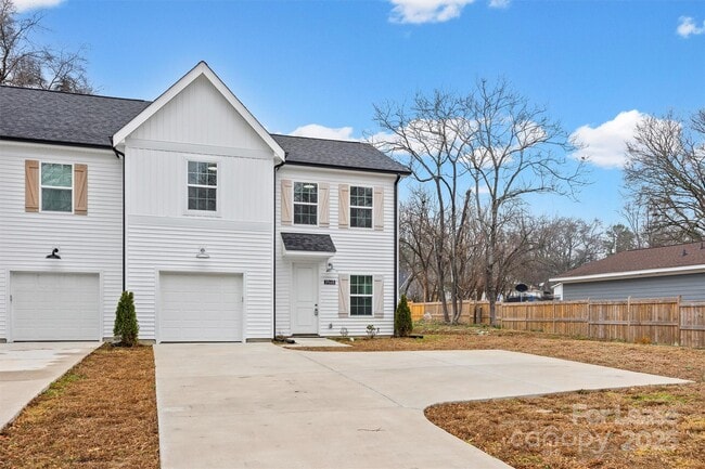 Photo - 1914 White St