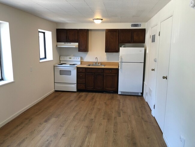 Building Photo - 90 Vilsack St