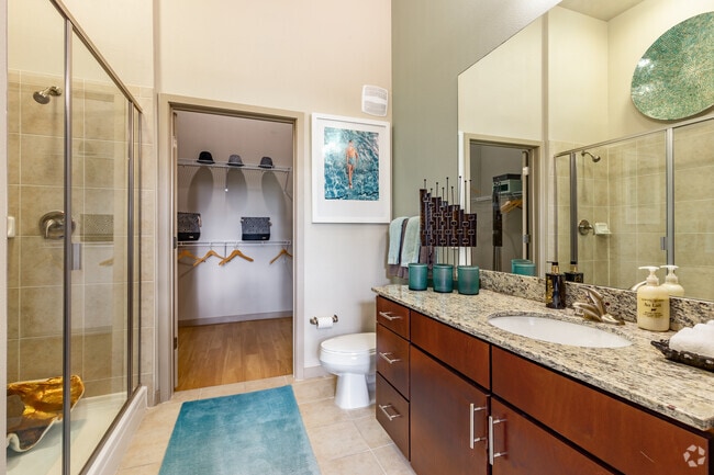 2 BR, 2 BA- 1,055-1,077SF
